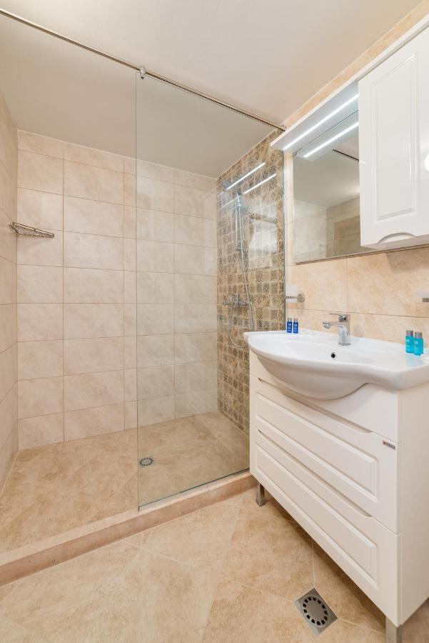 Deluxe And Central Garden Apartment فارنا المظهر الخارجي الصورة